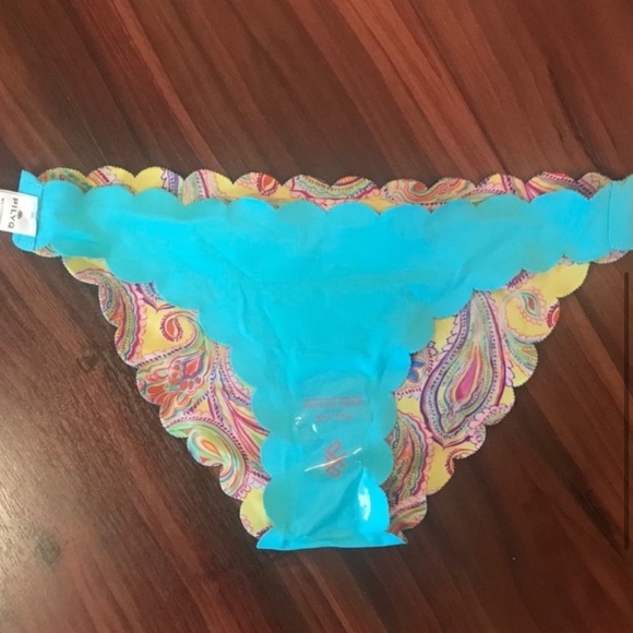 PilyQ Bahia Reversible Bikini. - Picture 6 of 6